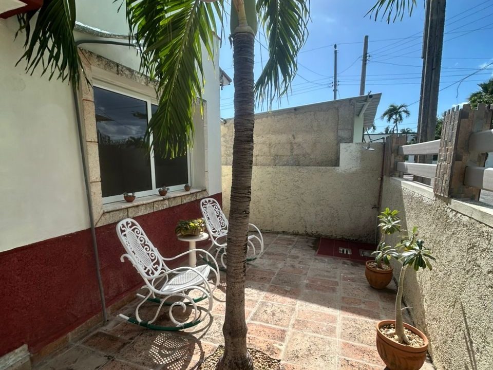Side patio