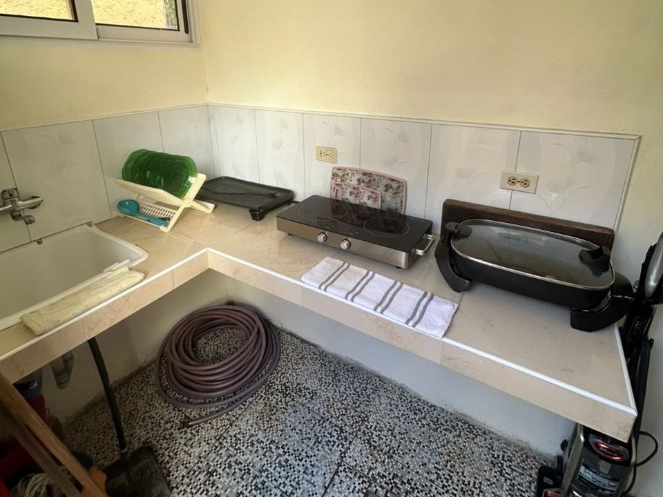 Outdoor kitchen